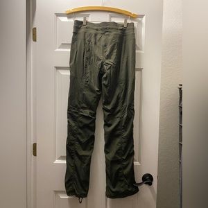 Lululemon Army Green dance pants size 6-lined